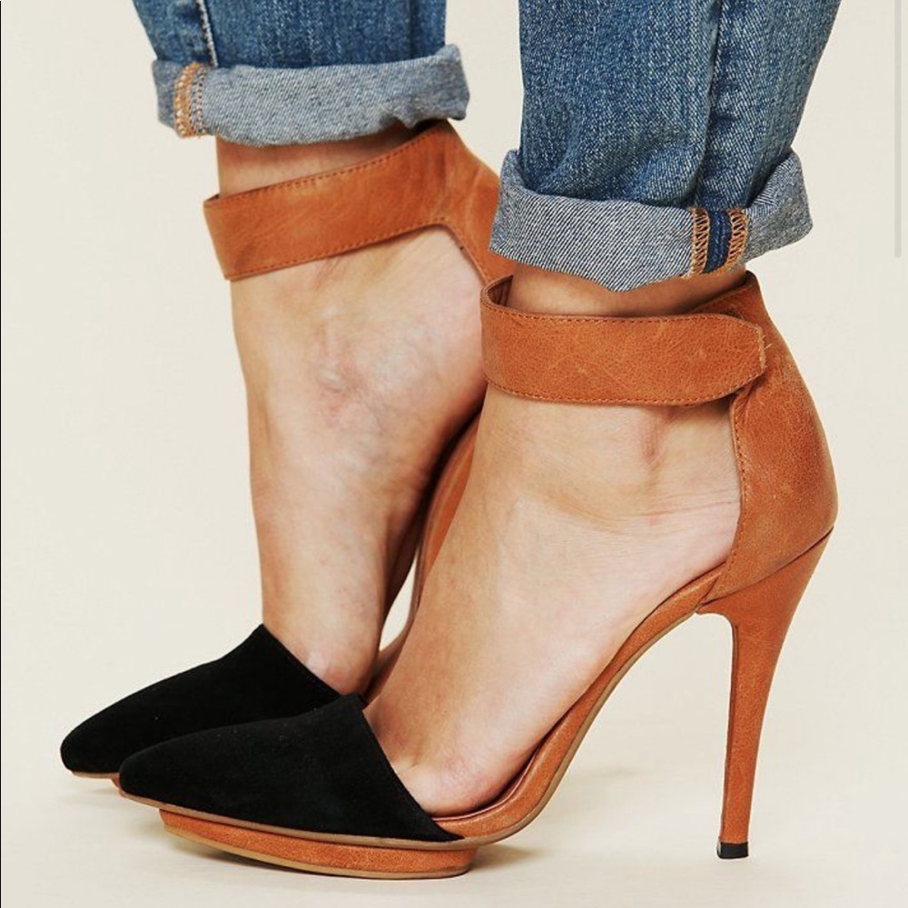 Jeffrey Campbell Solitaire Pump